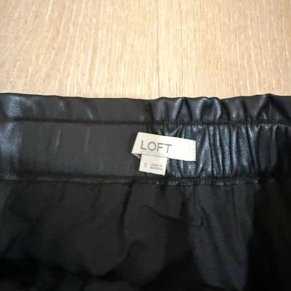 Loft Elegant Black mini Faux Leather Skirt - Picture 2 of 3
